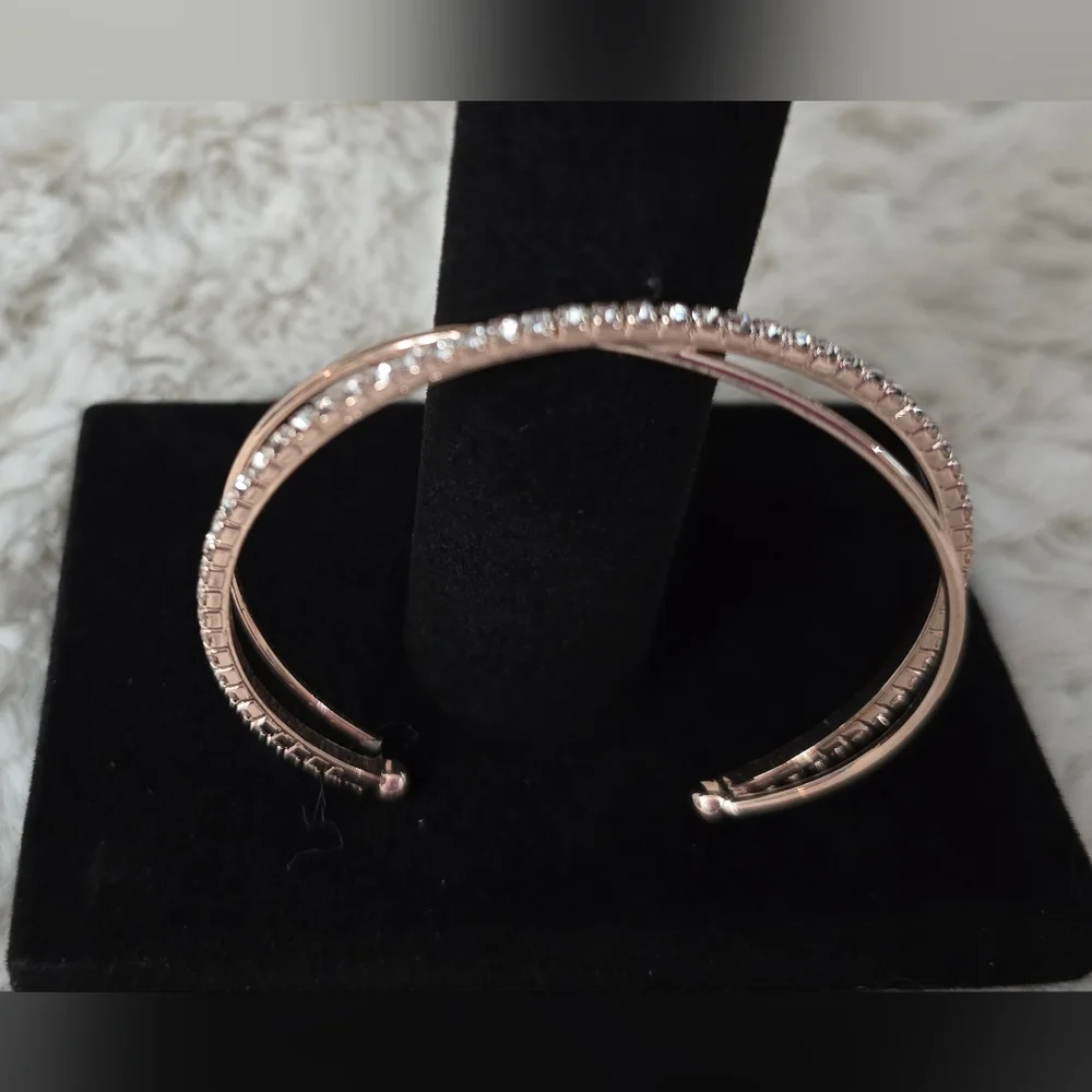 Elegant Rose Gold Tone X-Design Bracelet With Sparkling Stones NWOT‎